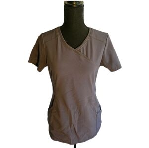 Cherokee Infinity Scrub top. Small stretchy